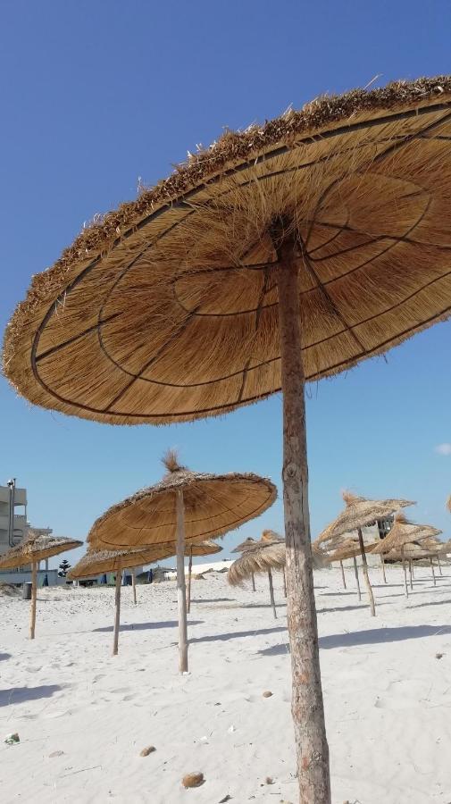 Hotel L'Hirondelle De Kelibia : Chez Amou Exterior foto