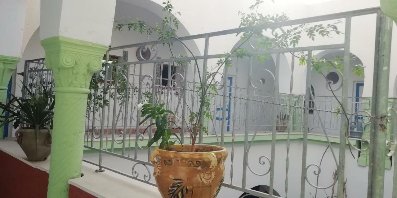 Hotel L'Hirondelle De Kelibia : Chez Amou Exterior foto