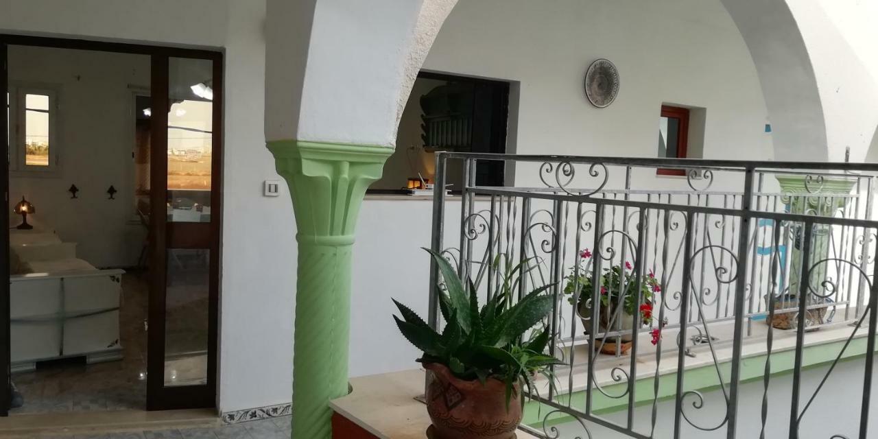 Hotel L'Hirondelle De Kelibia : Chez Amou Exterior foto